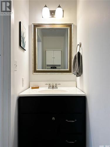 1421 98Th Street, North Battleford, SK - Indoor Photo Showing Bathroom