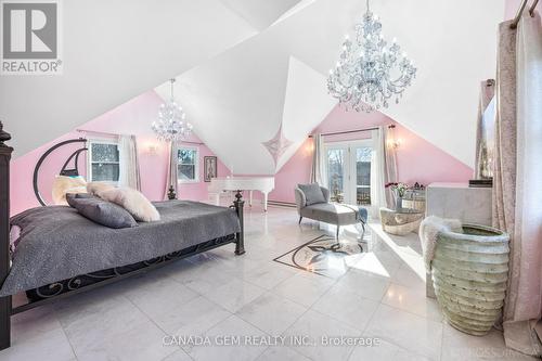 15550 Dufferin Street, King, ON - Indoor Photo Showing Bedroom