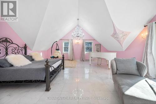15550 Dufferin Street, King, ON - Indoor Photo Showing Bedroom