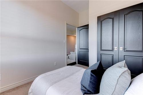 34 Plains Road E|Unit #504, Burlington, ON - Indoor Photo Showing Bedroom