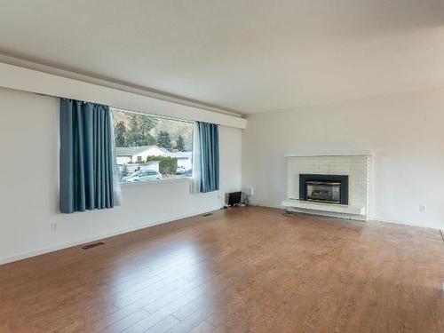 2451 Briarwood Ave, Kamloops, BC - Indoor Photo Showing Living Room With Fireplace