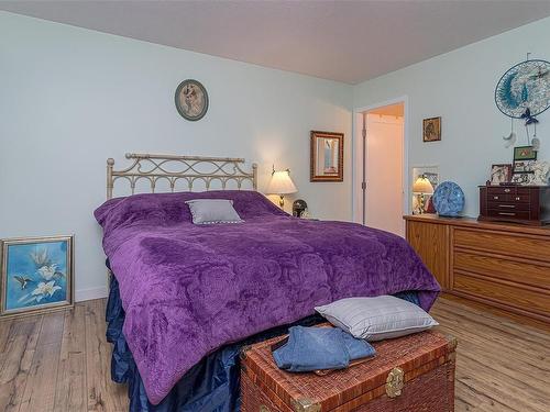 2390 Terrace Rd, Shawnigan Lake, BC - Indoor Photo Showing Bedroom
