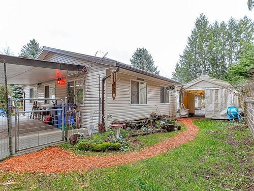 2390 Terrace Rd, Shawnigan Lake, BC - Outdoor With Exterior