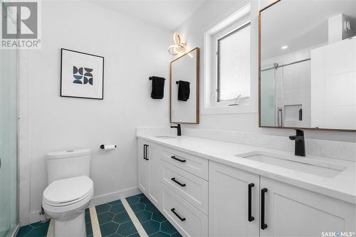 1622 Alexandra Avenue, Saskatoon, SK - Indoor Photo Showing Bathroom