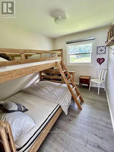 39 Macpherson Cres, Kawartha Lakes, ON - Indoor Photo Showing Bedroom