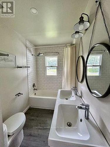 39 Macpherson Cres, Kawartha Lakes, ON - Indoor Photo Showing Bathroom