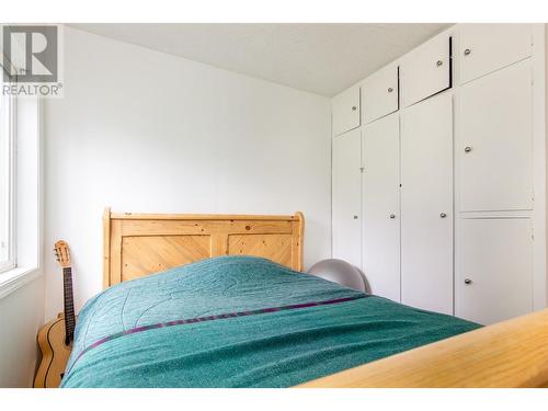 1385 6 Highway, Cherryville, BC - Indoor Photo Showing Bedroom