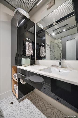 903-1029 View St, Victoria, BC - Indoor Photo Showing Bathroom