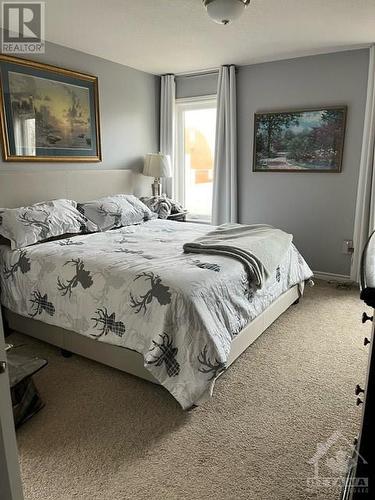 2968 Drew Drive, South Mountain, ON - Indoor Photo Showing Bedroom