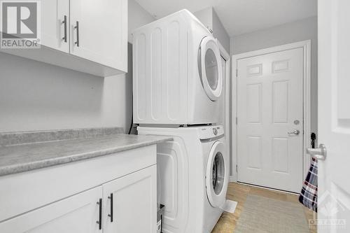 2968 Drew Drive, South Mountain, ON - Indoor Photo Showing Laundry Room