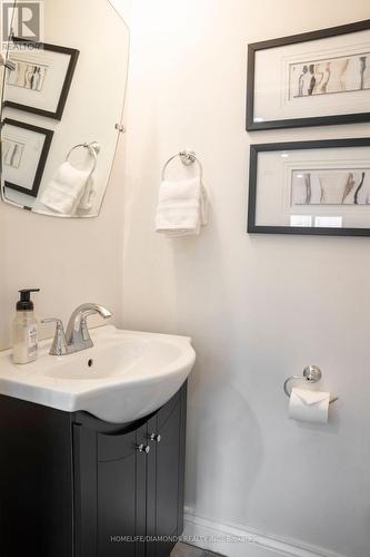 4769 Ryerson Crescent, Niagara Falls, ON - Indoor Photo Showing Bathroom