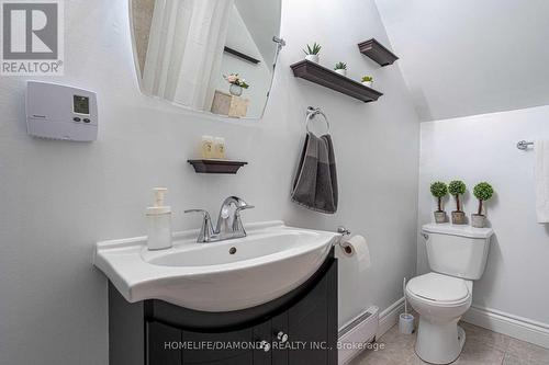 4769 Ryerson Cres, Niagara Falls, ON - Indoor Photo Showing Bathroom