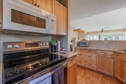 14 - 5054 Riverview Road, Fairmont Hot Springs, BC - Indoor Photo Showing Kitchen