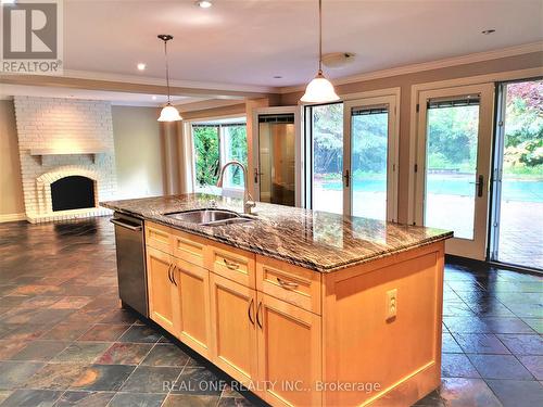 273 Gatestone Avenue, Oakville, ON - Indoor Photo Showing Kitchen With Double Sink