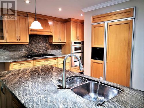 273 Gatestone Avenue, Oakville, ON - Indoor Photo Showing Kitchen With Double Sink