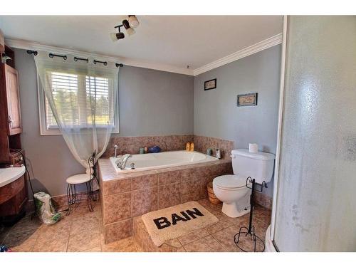 Salle de bains - 109 7E Avenue E., Paspébiac, QC - Indoor Photo Showing Bathroom