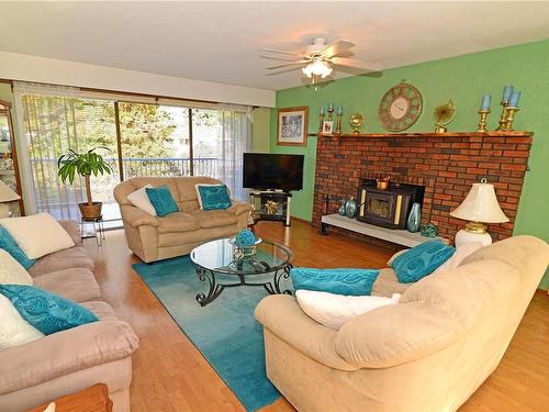 2374 Mill Rd, Nanaimo, BC - Indoor Photo Showing Living Room With Fireplace