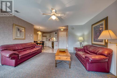 5052 Riverview  Road Unit# 4008B, Fairmont Hot Springs, BC - Indoor Photo Showing Living Room