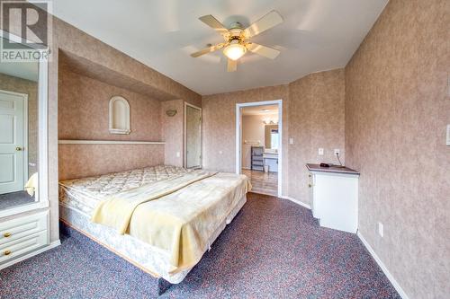 5052 Riverview  Road Unit# 4008B, Fairmont Hot Springs, BC - Indoor Photo Showing Bedroom