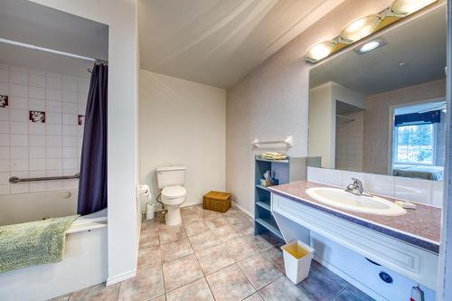 4008B - 5052 Riverview Road, Fairmont Hot Springs, BC - Indoor Photo Showing Bathroom