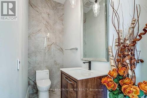 2429 Applewood Drive, Oakville, ON - Indoor Photo Showing Bathroom