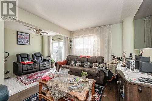 3095 Caulfield Cres, Mississauga, ON - Indoor Photo Showing Living Room