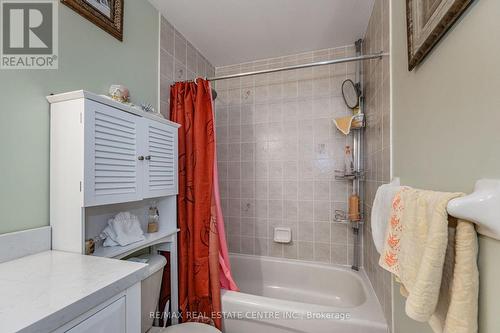 3095 Caulfield Cres, Mississauga, ON - Indoor Photo Showing Bathroom