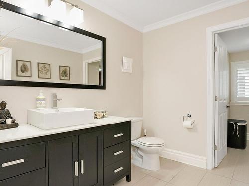 Powder room - 92 Rue Macdonald, Kirkland, QC - Indoor Photo Showing Bathroom