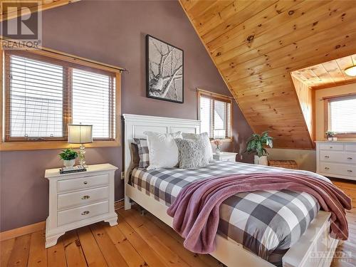 105 Acton Drive, Montague, ON - Indoor Photo Showing Bedroom
