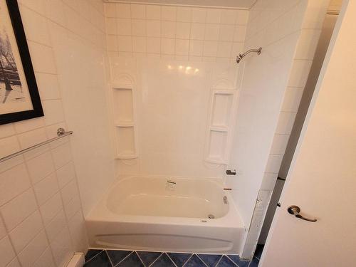 Salle de bains - 581Z  - 583Z Boul. Lacombe, Repentigny (Le Gardeur), QC - Indoor Photo Showing Bathroom