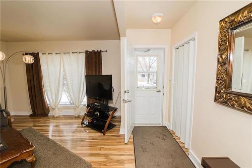 149 2Nd Street Se, Carman, MB - Indoor Photo Showing Other Room