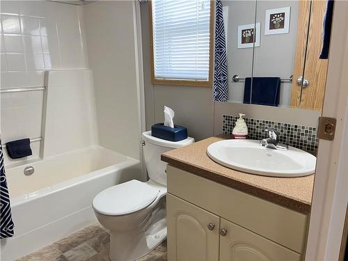 103 Goldfinch Crescent, Brandon, MB - Indoor Photo Showing Bathroom
