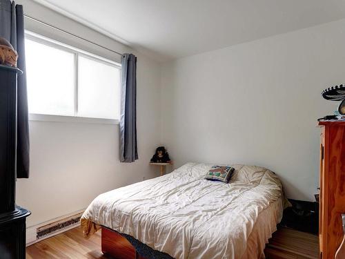 Bedroom - 5711  - 5713 Rue Alphonse, Brossard, QC - Indoor Photo Showing Bedroom