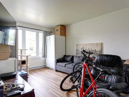 Living room - 5711  - 5713 Rue Alphonse, Brossard, QC - Indoor Photo Showing Living Room