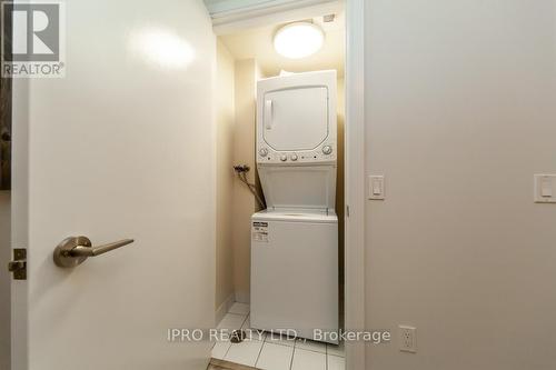 #51 -315 Village Green Sq, Toronto, ON - Indoor Photo Showing Laundry Room
