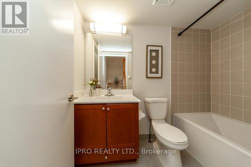 #51 -315 Village Green Sq, Toronto, ON - Indoor Photo Showing Bathroom