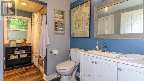 2100 South Orr Lake Rd, Springwater, ON - Indoor Photo Showing Bathroom