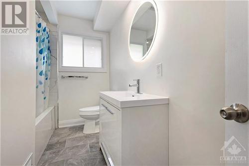 752 Dickens Avenue Unit#A, Ottawa, ON - Indoor Photo Showing Bathroom