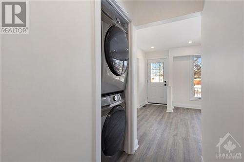 752 Dickens Avenue Unit#A, Ottawa, ON - Indoor Photo Showing Laundry Room