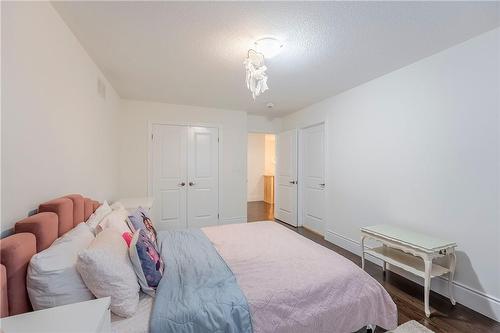 72 Hidden Ridge Crescent, Stoney Creek, ON - Indoor Photo Showing Bedroom