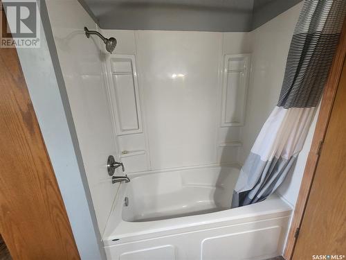 105 Carrol Street, Lampman, SK - Indoor Photo Showing Bathroom