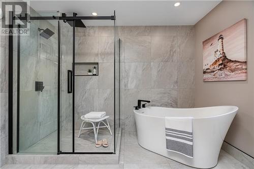 19215 County 2 Road, Summerstown, ON - Indoor Photo Showing Bathroom