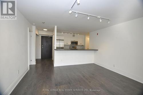 239 - 22 Southport Street, Toronto, ON - Indoor Photo Showing Kitchen