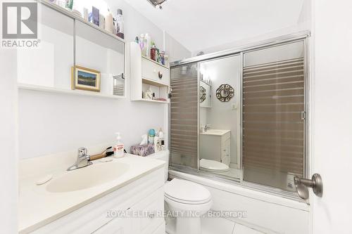 25 Haggert Avenue S, Brampton, ON - Indoor Photo Showing Bathroom