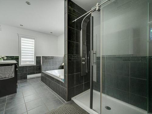 Salle de bains attenante Ã  la CCP - 141 Ch. Bélisle, Morin-Heights, QC - Indoor Photo Showing Bathroom
