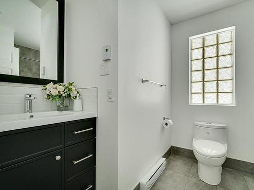 Bathroom - 141 Ch. Bélisle, Morin-Heights, QC - Indoor Photo Showing Bathroom