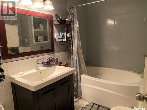 540 13Th Street Nw, Prince Albert, SK - Indoor Photo Showing Bathroom