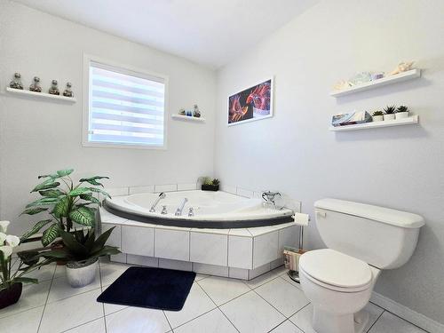 Salle de bains - 1365 Rue Georges-Gauthier, Shawinigan, QC - Indoor Photo Showing Bathroom