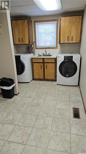 605 6Th Avenue, Cudworth, SK - Indoor Photo Showing Laundry Room