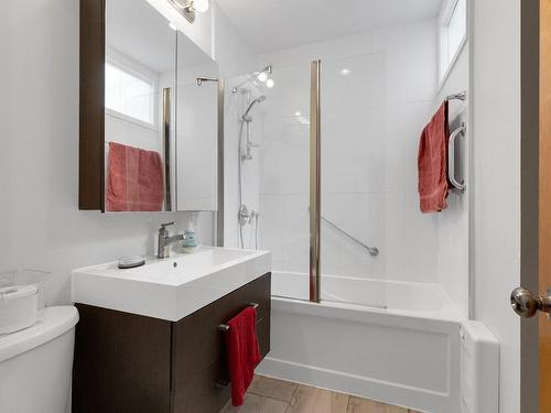 Bathroom - 6965  - 6967 Av. Lamont, Montréal (Le Sud-Ouest), QC - Indoor Photo Showing Bathroom